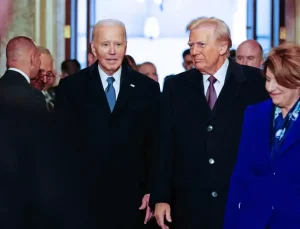 Trump, Biden’ın "bizzat imzalamadığı" tüm kararnameleri iptal etti