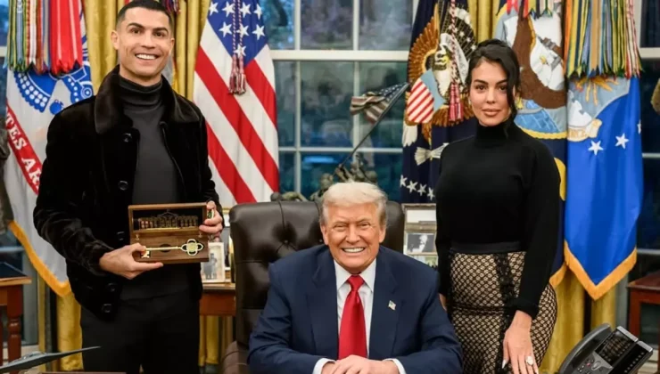 Trump’tan Ronaldo’ya sürpriz: Beyaz Saray’ın anahtarını verdi