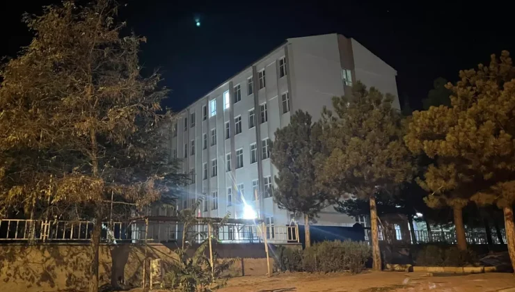 Yatılı okulda pasta yiyen öğrenciler zehirlenme şüphesiyle hastaneye kaldırıldı