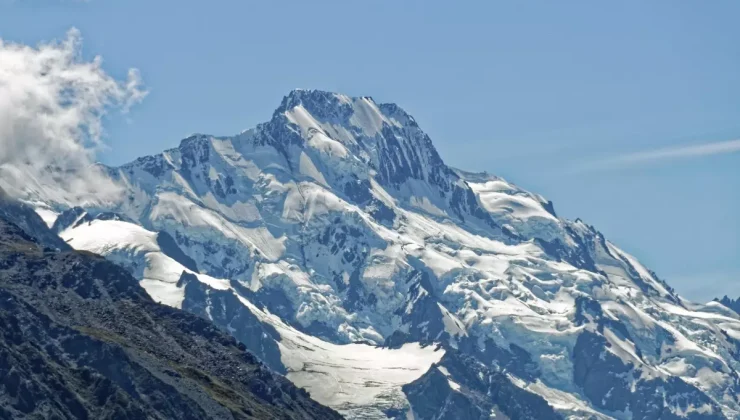 Yeni Zelanda’da Cook Dağı’nda 2 dağcı hayatını kaybetti