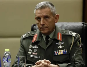 Yunanistan’ın eski Genelkurmay Başkanı’ndan Türkiye’ye alçak sözler! Adeta kin kustu