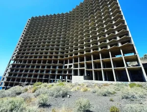 13 yaşındaki kız çocuğu 20 katlı otelden düşerek feci şekilde can verdi