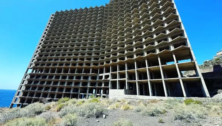 13 yaşındaki kız çocuğu 20 katlı otelden düşerek feci şekilde can verdi