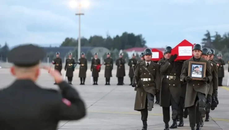 Ankara’da düşen jette hayatını kaybeden Libya Genelkurmay Başkanı memleketinde toprağa verildi