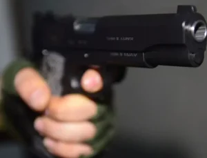 Arkadaşını ziyarete giden veteriner husumetlileri tarafından vuruldu!