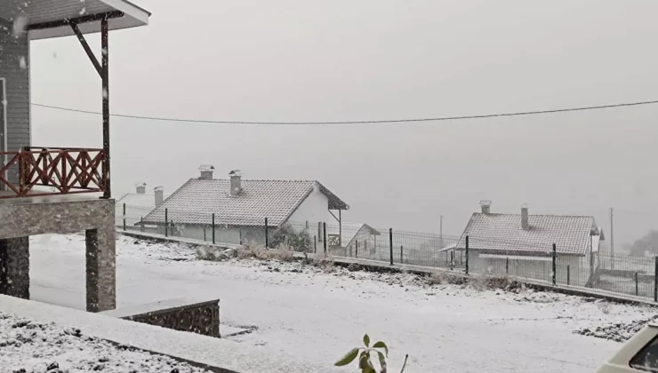 Başkente mevsimin ilk karı düştü, her yer beyaza büründü