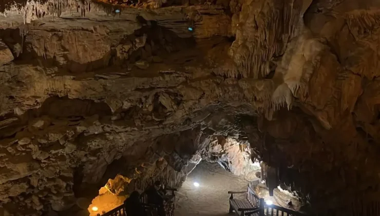 Bu mağarada 15 gün boyunca yarım saat kalan ölüm hariç her derdine şifa buluyor