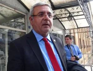 Bursasporlu taraftarların attığı slogana bir tepki de Mehmet Metiner’den