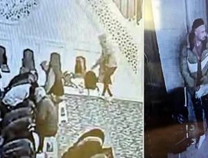 Camide "pes" dedirten olay! Cemaat secdeye eğilince harekete geçtiler