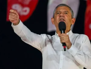 CHP lideri Özgür Özel’den emeklilere ‘bir asgari ücret ikramiye’ vaadi