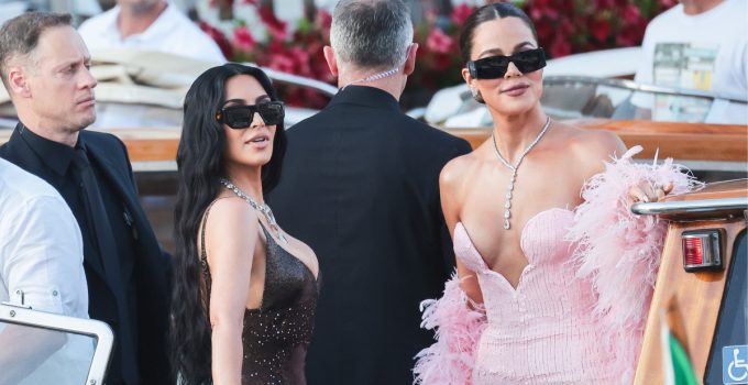 Cins köpekler satın alan Kardashian kardeşlere büyük tepki