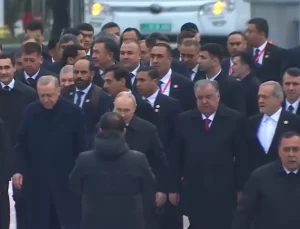 Cumhurbaşkanı Erdoğan Türkmenistan’da! Bir yanında Putin diğer yanında Pezeşkiyan