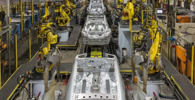 Dev otomobil markası en ucuz modelini rafa kaldırıyor