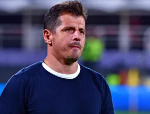 Emre Belözoğlu Süper Lig ekibine imzayı attı