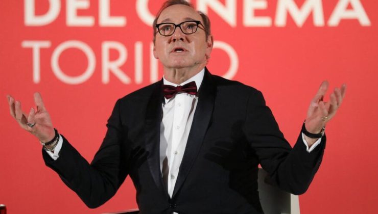 Kevin Spacey diziden atılmasının ardından televizyona dönüyor