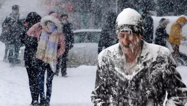 Lapa lapa kar geliyor! Bakanlık 22 ili sarı ve turuncu kodla uyardı