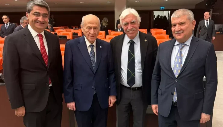 Meclis’te dikkat çeken kare! Fotoğrafa düştüğü not dikkat çekti