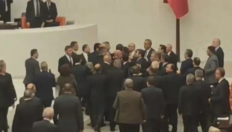 Meclis’te "Atatürk’ün A’sı" gerginliği: AK Partili ve CHP’li vekiller birbirinin üzerine yürüdü