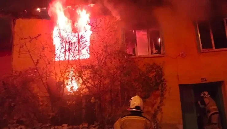 Müstakil evde çıkan yangında anne öldü, kızı yaralandı