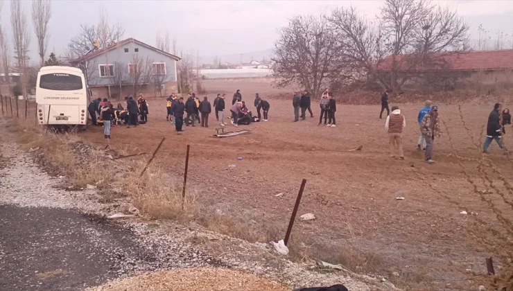 Öğrenci servisi kamyonetle çarpıştı: Çok sayıda yaralı var