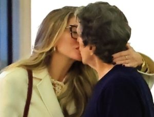 Oyuncu Rebecca Gayheart ile milyarder sevgilisi Peter Morton aşka geldi