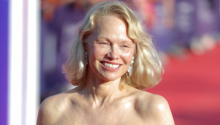 Pamela Anderson soyadını değiştirmek istiyor