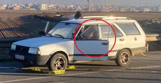 Park halindeki otomobilde direksiyon başında ölü bulundu