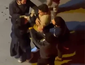 Taksici ile kadınların kavgası kamerada