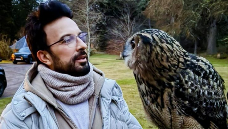Tarkan’dan baykuşlu poz