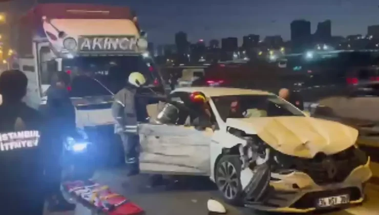 TEM Otoyolu’nda zincirleme kaza! 3 şerit trafiğe kapatıldı