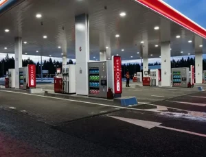 Türkiye’de yüzlerce istasyonu var! Akaryakıt devinin tüm kritik varlıklarına el konuldu