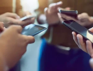 Ülkeyi karıştıran karar: Herkes bu uygulamayı indirmek zorunda, silmek ise yasak