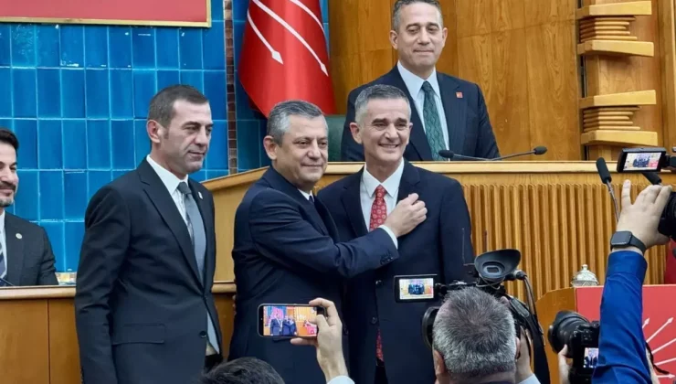 Ümit Dikbayır, DEM Parti milletvekillerine: Meclis’te yeteri kadar terörist var