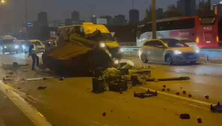 Yola çıkacaklar dikkat! Zincirleme kaza İstanbul’u kilitledi