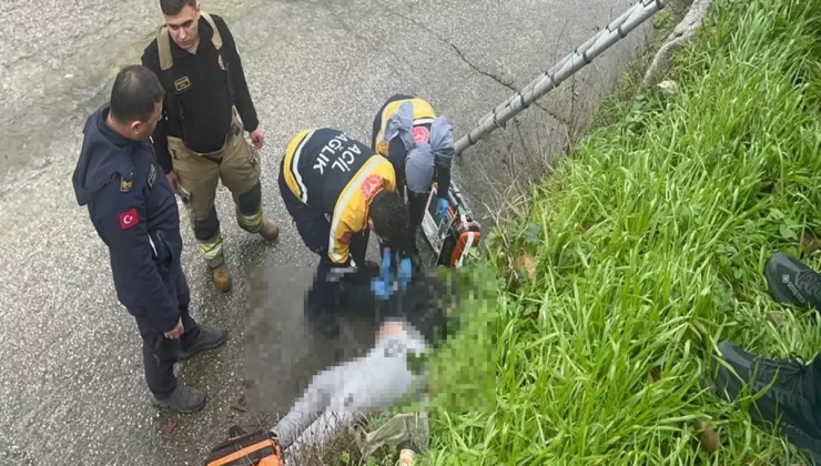 2 metre yükseklikten dere yatağına düşen adam hayatını kaybetti