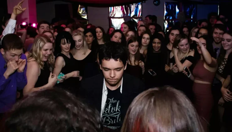 50 kişinin partilediği daire çöktü! Onlarca kişi yaralandı