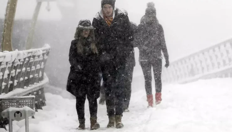 AKOM tarih verip uyardı: İstanbul’da kar kalınlığı 10 santimetre olacak