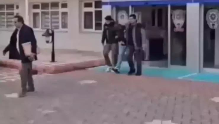 Bu bir çocuk! "Zengin olma" vaadine kandı, babasının başını yaktı