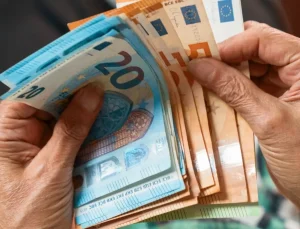 Bulgaristan bugün euroya geçti, gözler direnen diğer ülkelere çevrildi