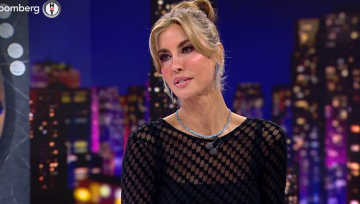 Çağla Şıkel: Aşka gözüm kapalı