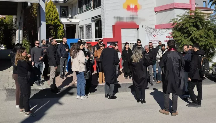 Çocuklarının karnelerini almak için gittikleri okulda hayatlarının şokunu yaşadılar