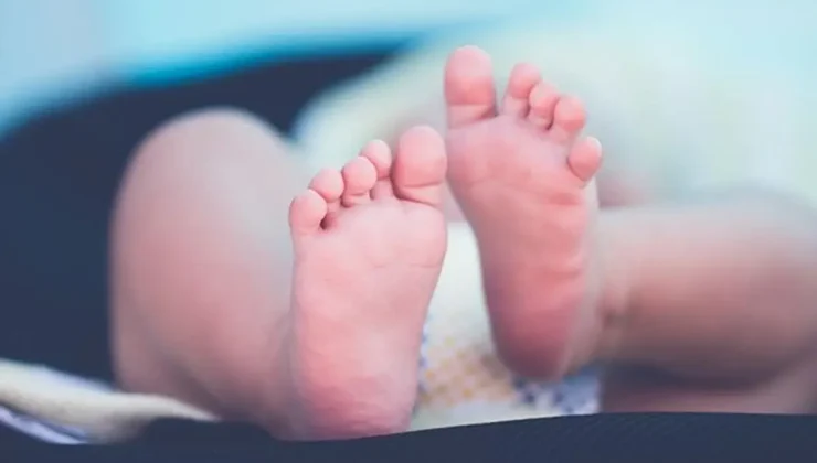 Durağa bırakılan bebek evlilik dışı ilişkidenmiş! Yakınları gözaltında