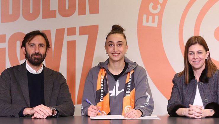 Eczacıbaşı Elif Şahin’le sözleşme yeniledi!