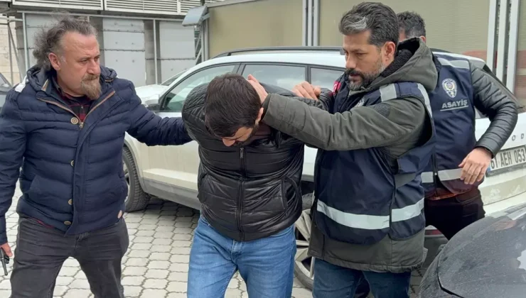 Eski eşini rahatsız ettiğini öne sürdüğü kişiyi bıçaklayarak öldürdü