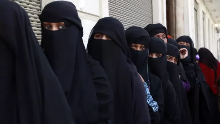 Hindistan’da yüzü büyük ölçüde kapalı müşterilerin kuyumculara girişi yasaklandı