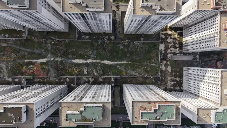 İstanbul’un gökdelen mezarlıkları Esenyurt’ta havadan görüntülendi