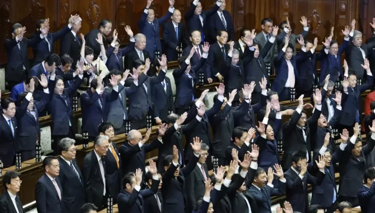 Japonya’da hükümet düştü, ülke erken seçime gidiyor