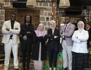 Malezya Başbakanı’nın eşi Ankara’da Afrika Evi’ni ziyaret etti