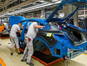 Otomobil devi fabrikayı kapattı, AB işsiz kalanlar için 380 milyon TL destek verdi