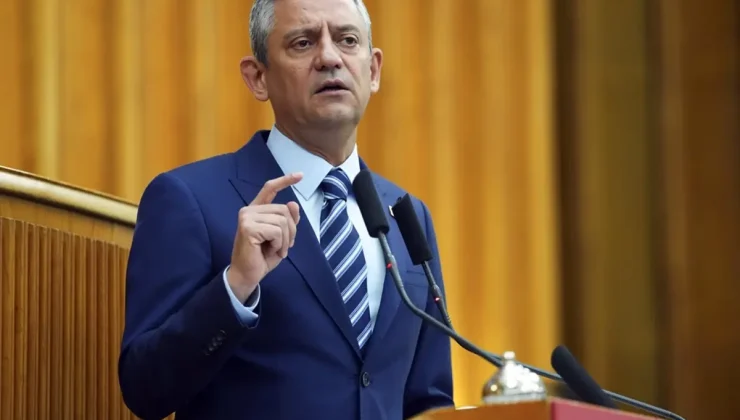 Özgür Özel, Cumhurbaşkanı Erdoğan’ı hedef alan Yunan gazeteciye sert tepki gösterdi